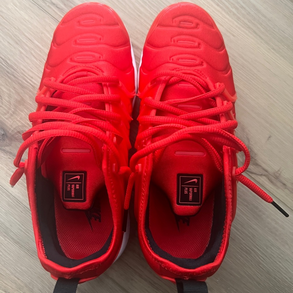 Nike Air VaporMax Plus “Chili Red”